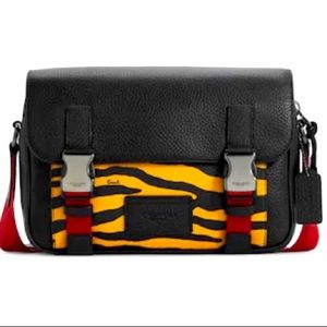 Track crossbody Tiger print